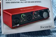 focusrite scarlett 2i2