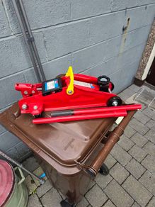 car jack