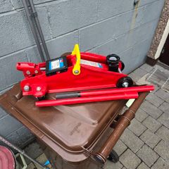car jack