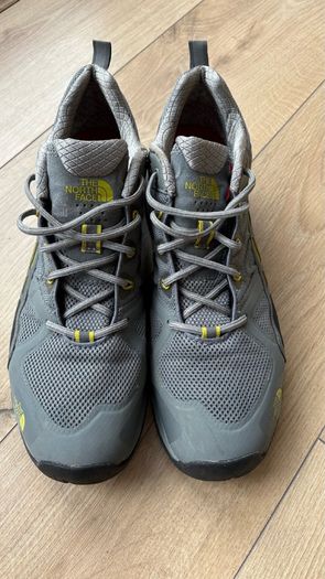 North Face low-cut hiking shoe GoreTex
