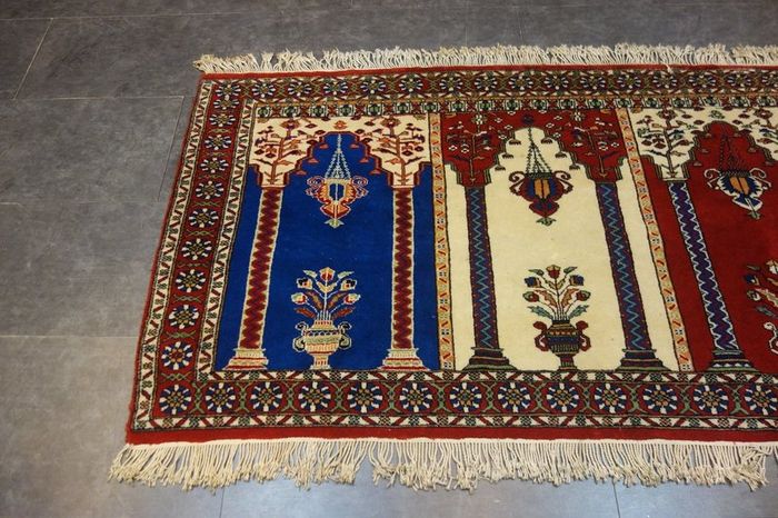 P.ersian Bukhara Rug 2.45 x 0.95 (BUD)