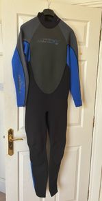 wetsuit