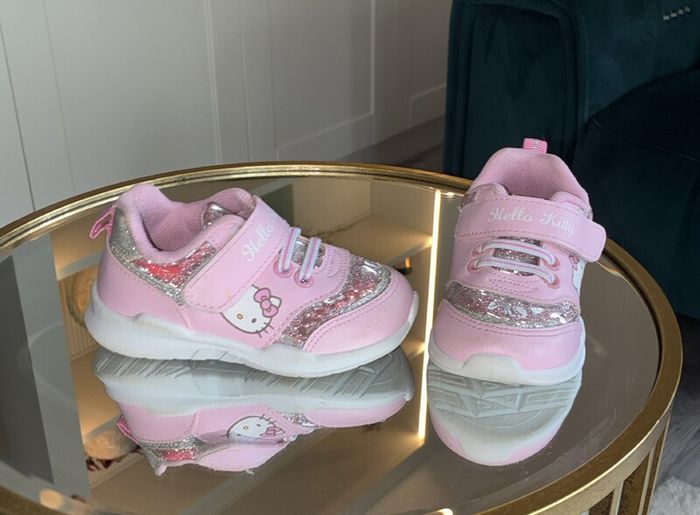 Adorable Hello Kitty Pink Glitter Light-Up Sneakers