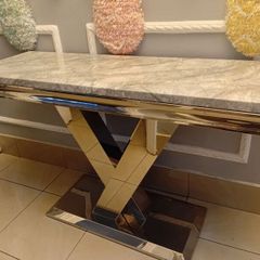 Console table pure marble and chrome stand immaculate condition