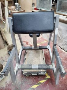 Arm curle machine