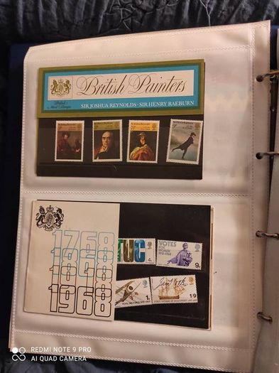Stamp album UK's Presentation packs x 100