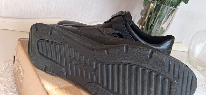 Mark Ecco Black
