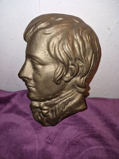 Vintage brass plaque of unknown man