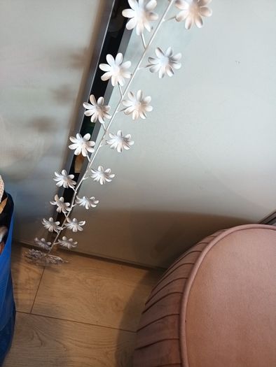 Decorative indoor metal decoration