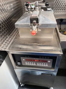Pressure fryer