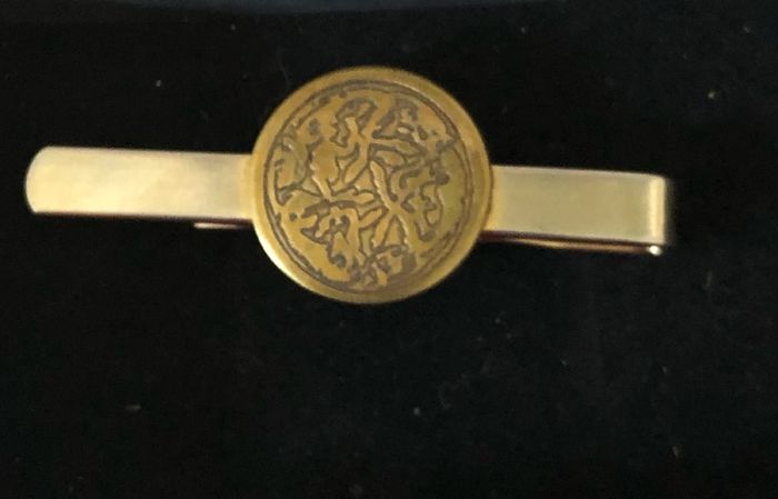 tie pin