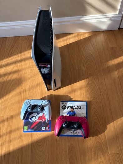PS5 Disc Edition 825GB + 2 Controllers + Gran Turismo 7 + FIFA 23