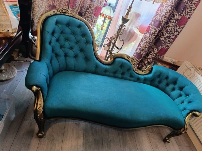 Chaise Lounge