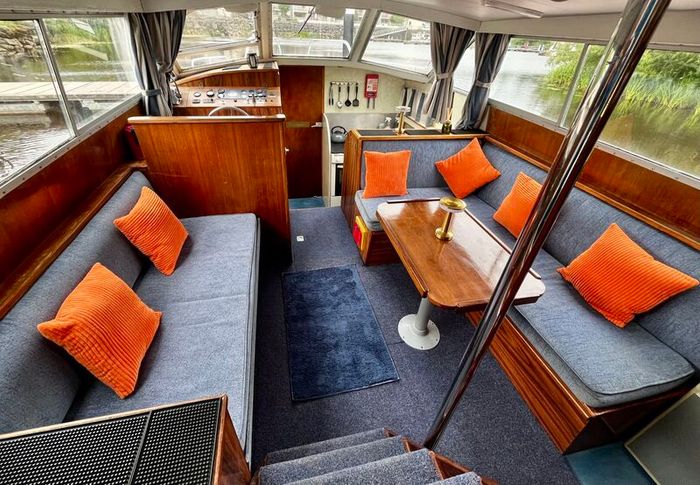 Aquafibre 32 Motor Cruiser