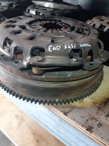 Fly wheel bmw e60 523i 2006