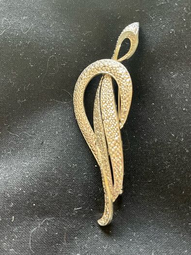 brooch
