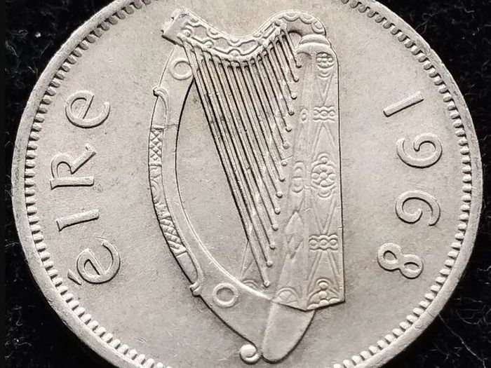 [#398] - Ireland 1968 | Irish 6p | 6 Pence | Wolfhound | KM.13a | UNC