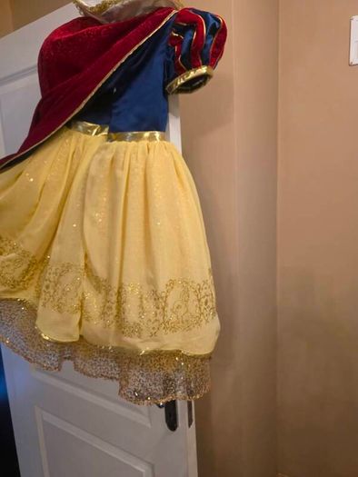 costume