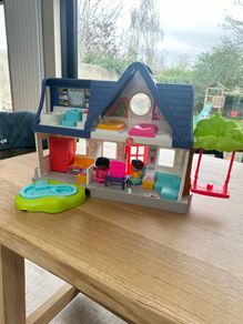 Little people house