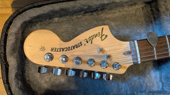 Fender American Special Stratocaster HSS USA 2012 + Hard Case & Fender Strap