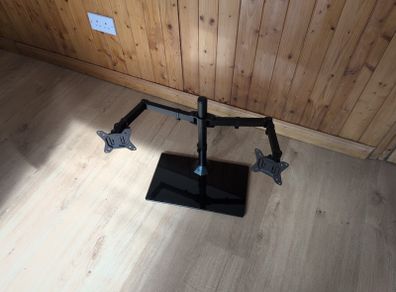 Dual monitor stand