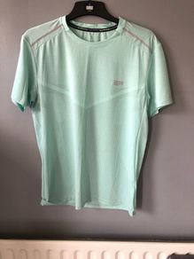 Mens teeshirt size S