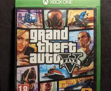GTA V (with map) - Xbox One