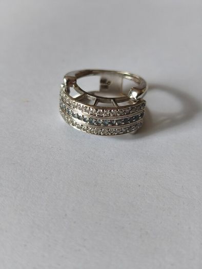 18 k / ct White Gold Ring