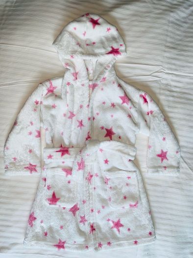 Cosy white dressing gown with pink stars