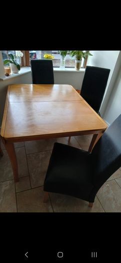 Kitchen Table and Chairs x 4
