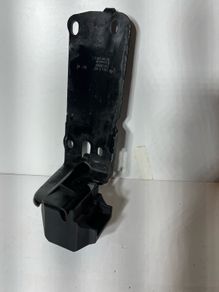 Bmw E90 E92 E93 3 Series Front Driver Side Radiator Mounting Bracket 51647117 A1l2b65s