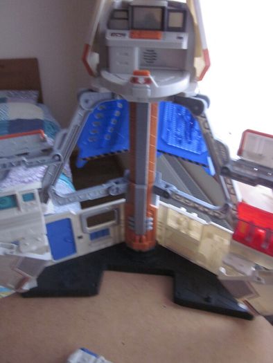 Disney Lightyear Ultimate Star Command Base Playset/Additions