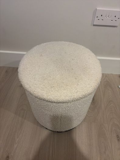 desk chair