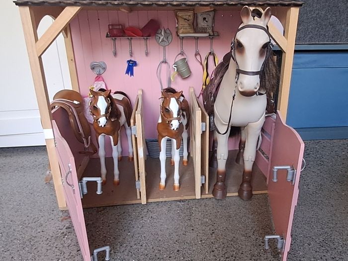 Our Generation Horse Stable