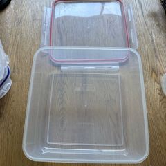 Cake storage box