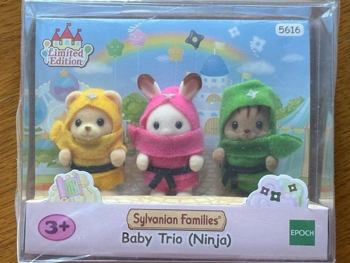 Sylvanian Families 5616 Baby Trio Ninja