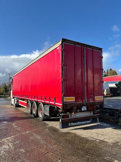Curtainsider