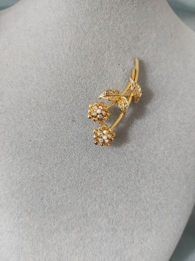 brooch