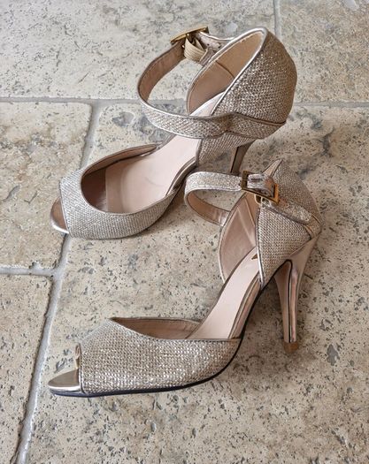 Gold peeptoe sandal