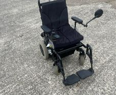 Electric wheelchair