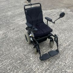 Electric wheelchair
