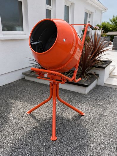 Concrete mixer - like new!!!