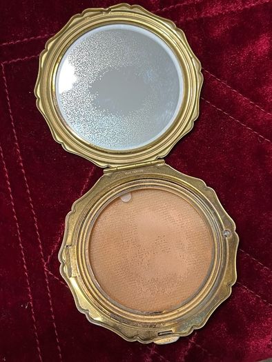 Stratton compact