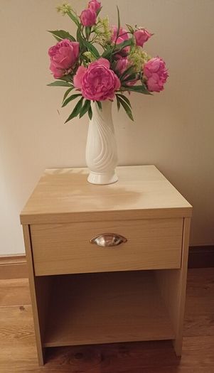 Gorgeous Lamp or End table