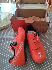 Specialized cycling shoes