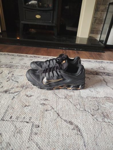 Nike Reax 8 TR Men's Workout Shoes, size UK9