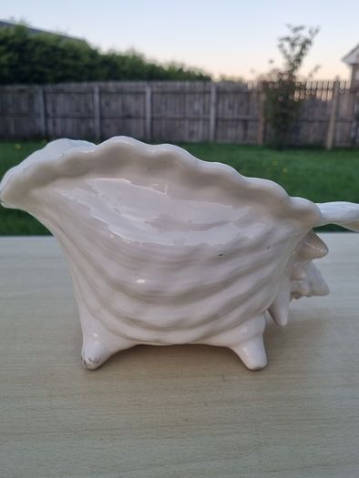 Atlantic Mold  ceramic planter in the shape of a seashell