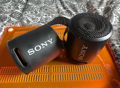 2x Sony speaker