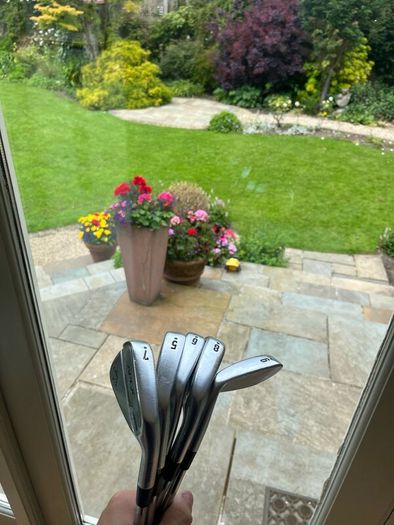 Callaway apex pro 21 irons. ( great condition)