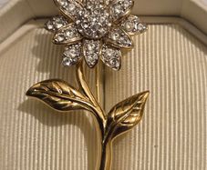 1980's Gold Plated Flower Brooch